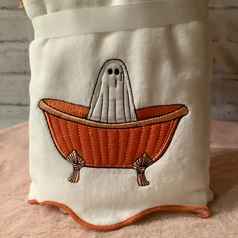 KASSADECOR Set Of 2 Ghost Bath Hand Towels
